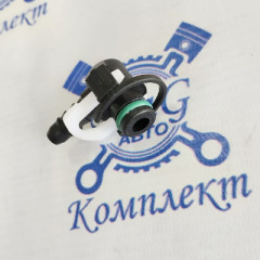 Штуцер быстросъемный топливопровода (уголок, боковой фиксатор с полукольцом) D12-ID6-90 6х8