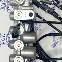 Клапан регулирующий маслогидравлической трансмиссии в сб. (блок соленоидов) PC400 / 208-60-71340